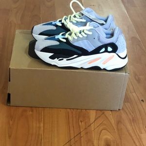Yeezy 700 waverunner sz 4 unauthorized all tags